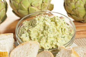 Fresh Organic Artichoke Dip with fresh Bread